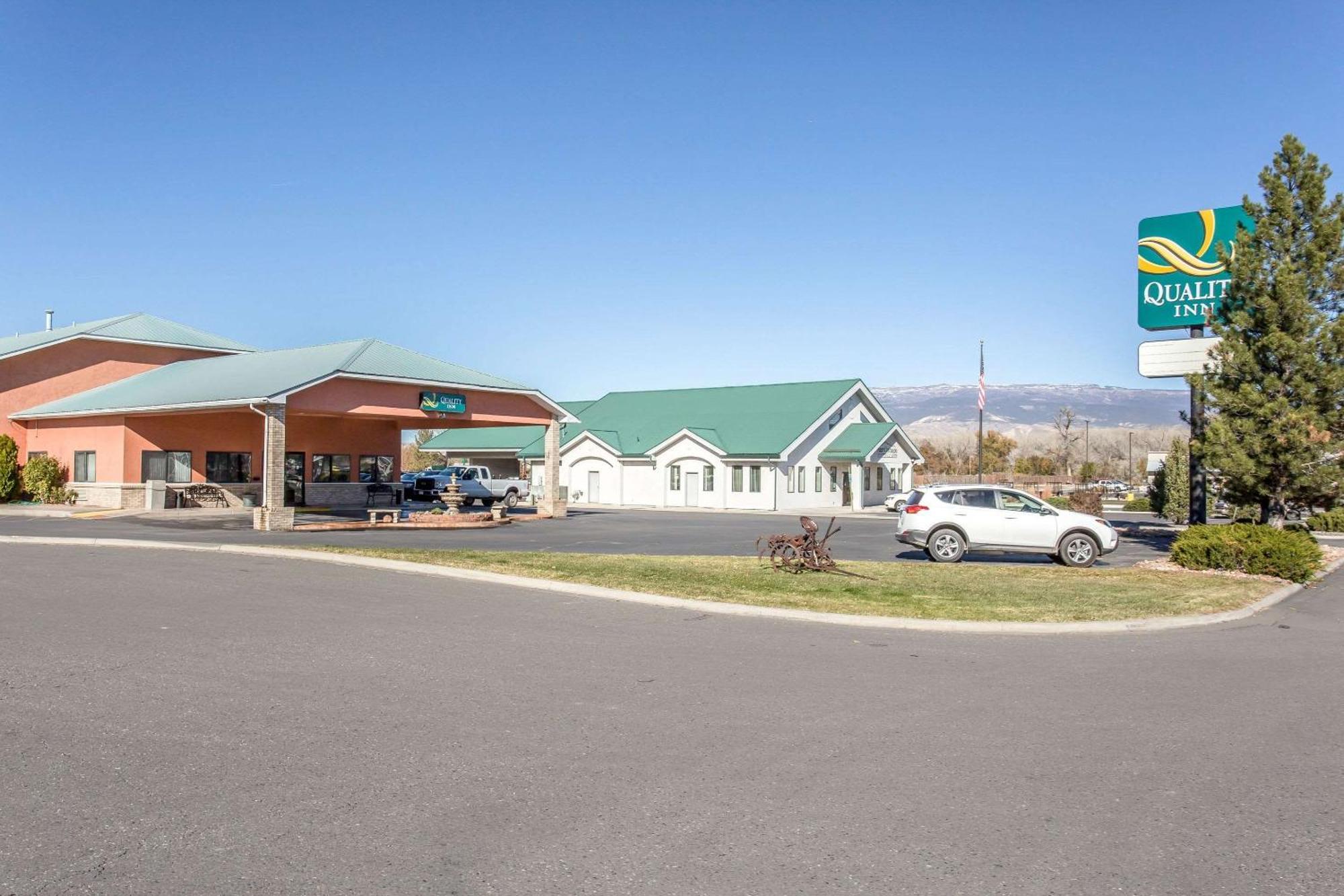 7 Leisure Hotels Near Crested Butte Mountain Worth Booking