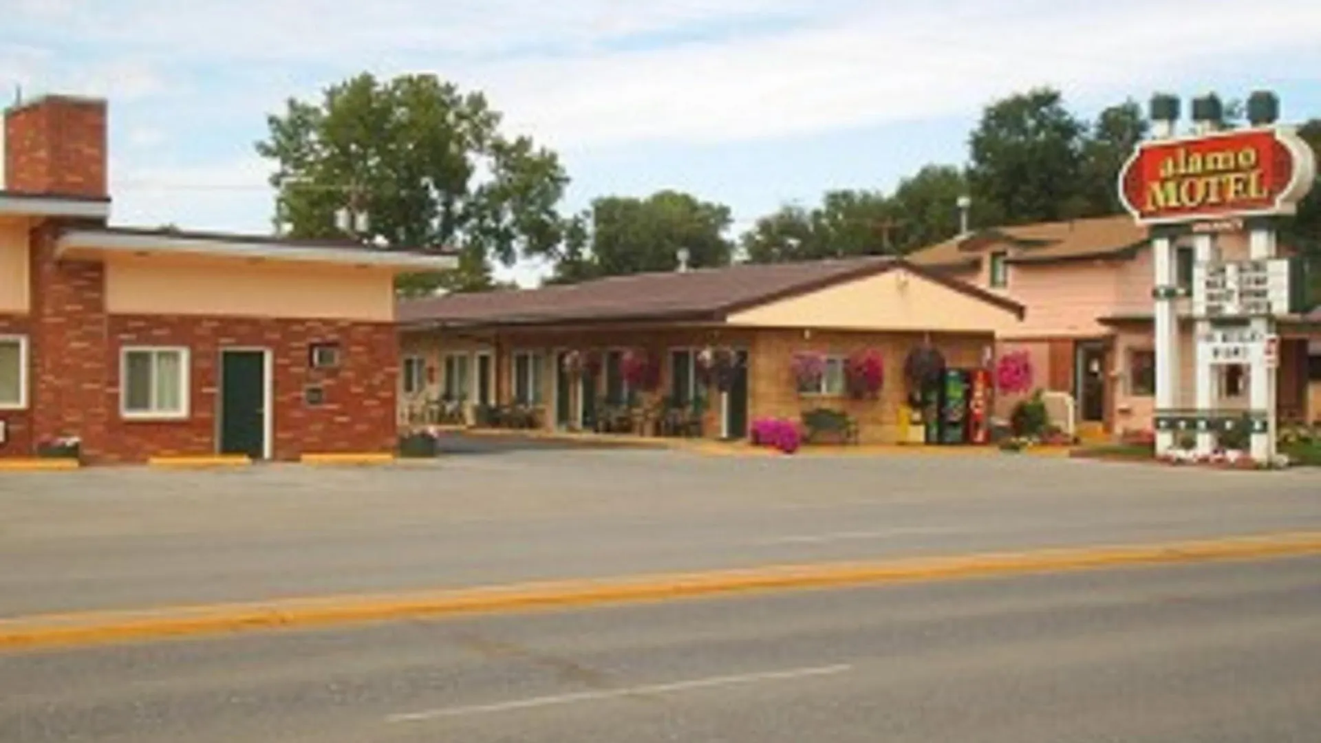 4 Affordable Hotels Close to Trial End Historic Ctr, Sheridan