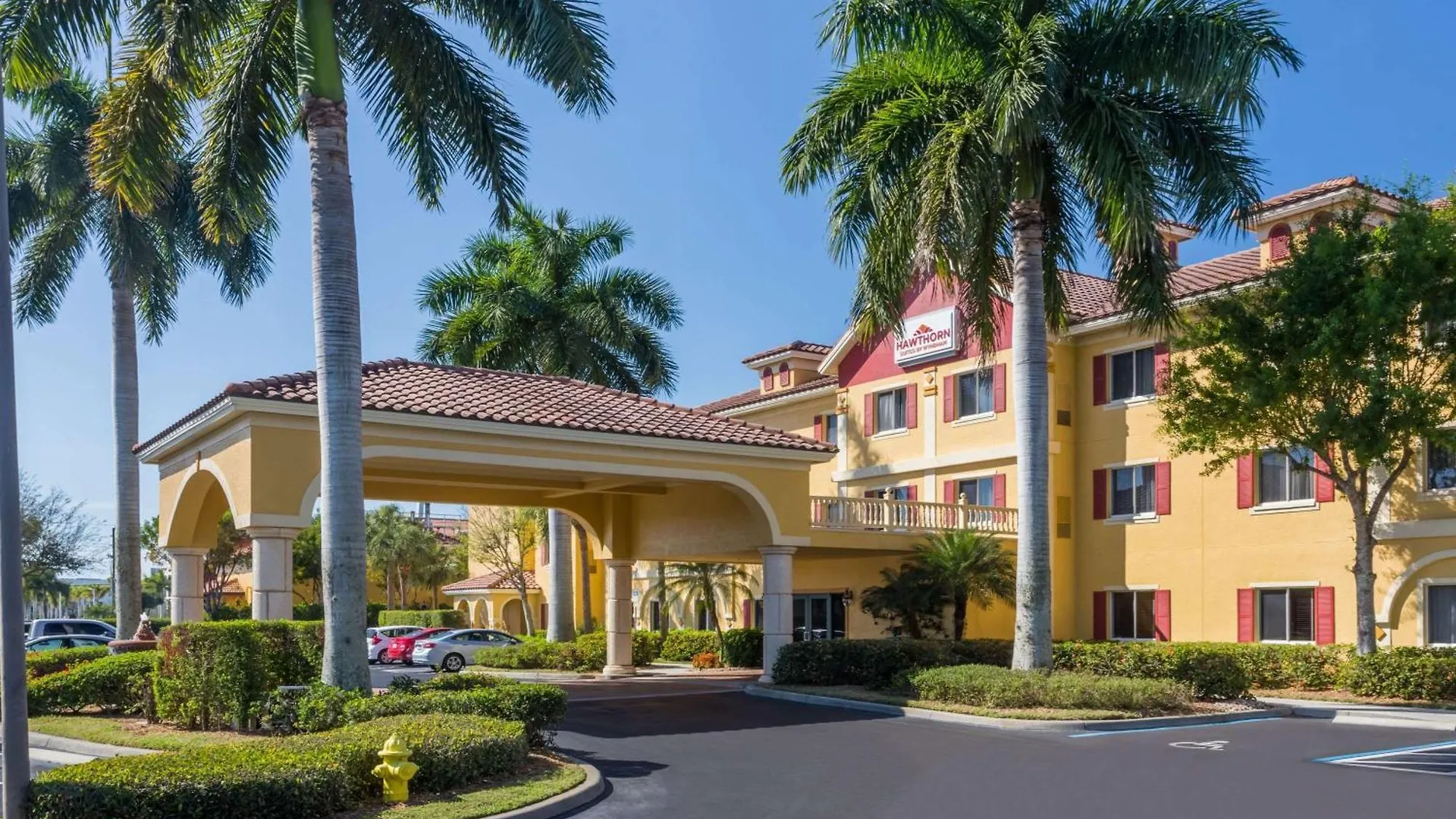 9 Hotels Near Naples Zoo at Caribbean Gardens That Deliver