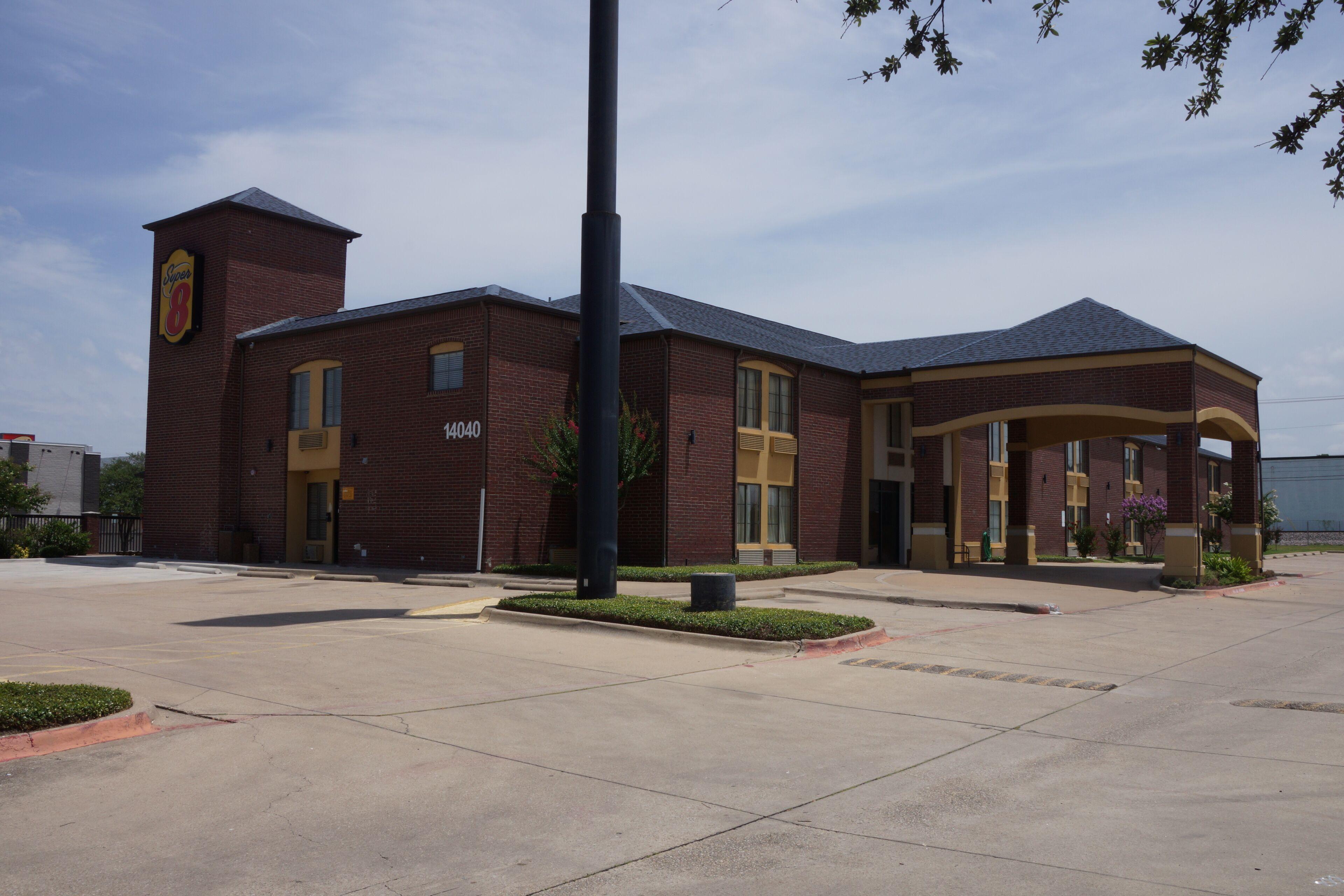 Where to Stay Near Royal Park: 6 Best Budget Hotels in Dallas