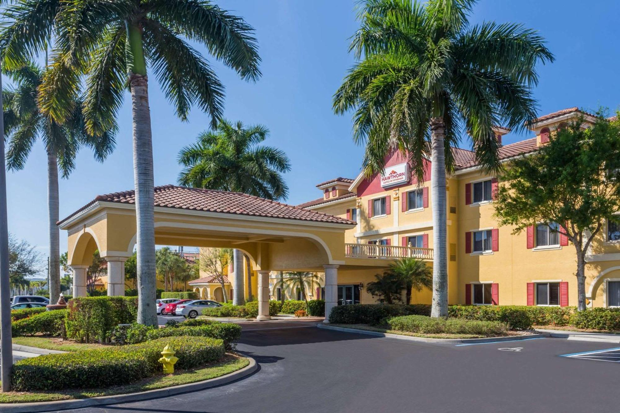 9 Hotels Near Naples Zoo at Caribbean Gardens That Deliver